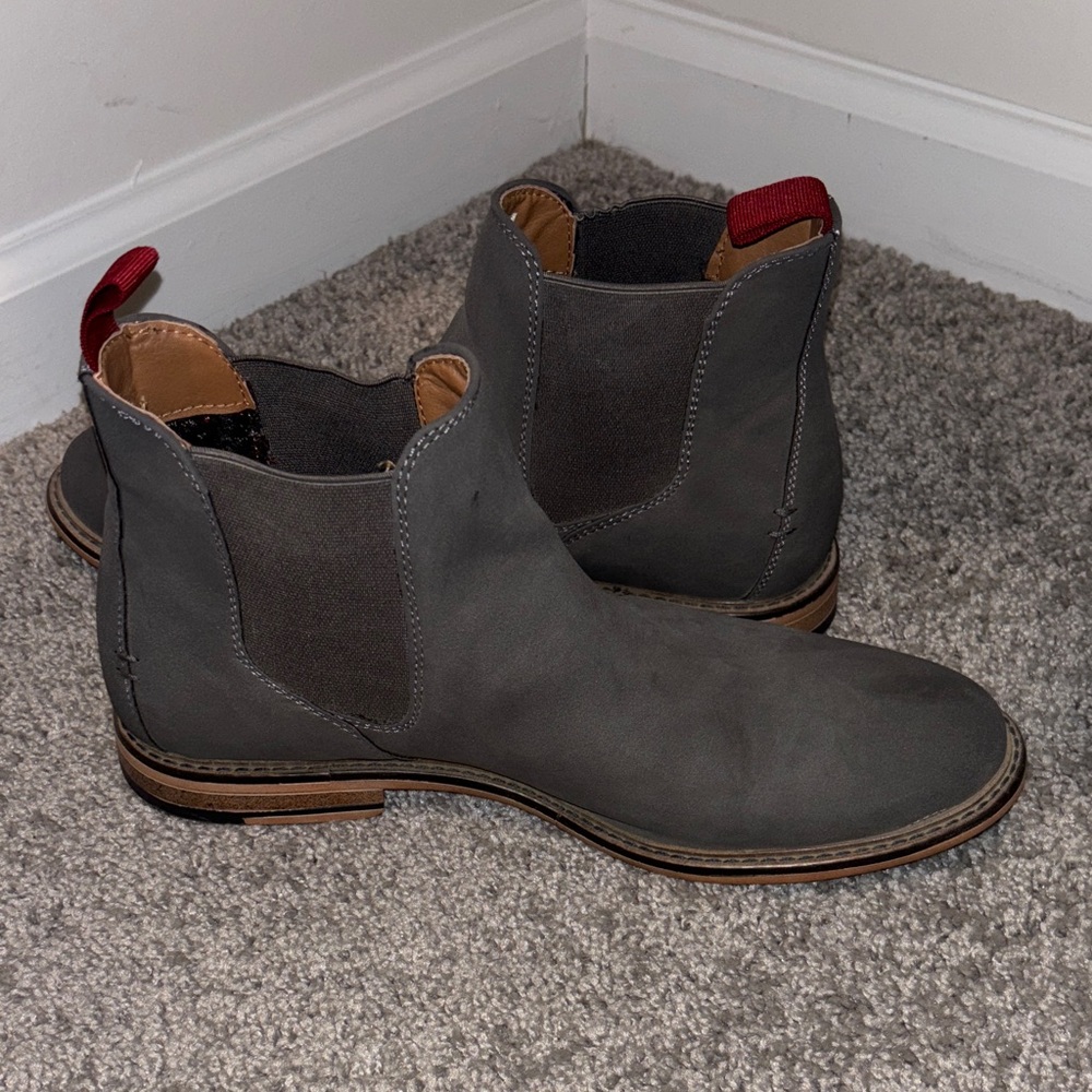 Steve Madden Charcoal Chelsea Boots